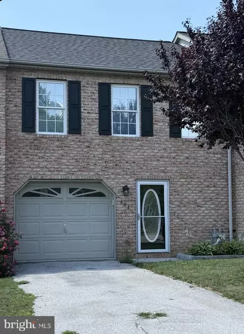 661 Hartman Ave, Hanover, PA 17331