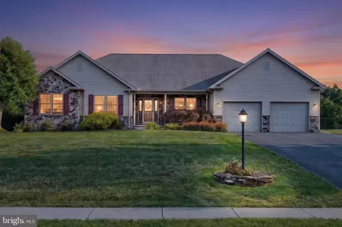 7284 Landon Dr, Thomasville, PA 17364