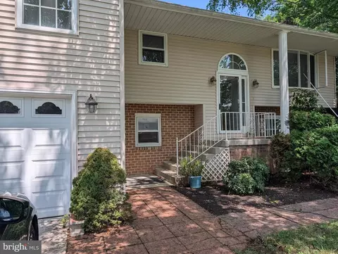 413 Jennifer Dr, New Cumberland, PA 17070