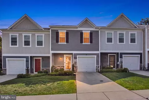 420 Maple Run Dr, York, PA 17404