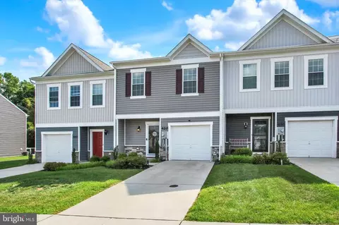 420 Maple Run Dr, York, PA 17404