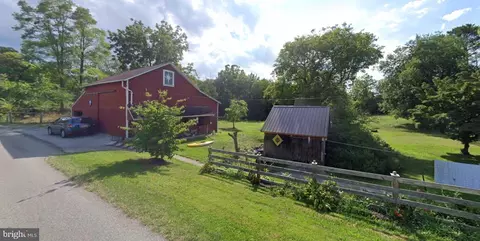 886 Menges Mills Rd, Spring Grove, PA 17362