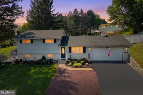 345 Canary Cir, York, PA 17404