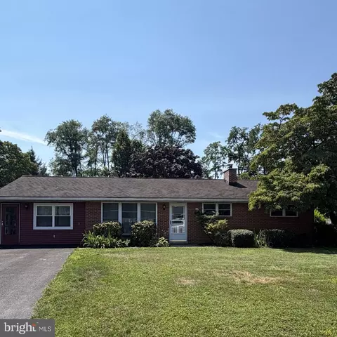 308 Hillcrest Dr, New Cumberland, PA 17070