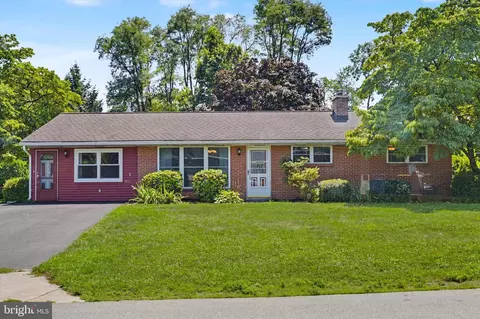 308 Hillcrest Dr, New Cumberland, PA 17070
