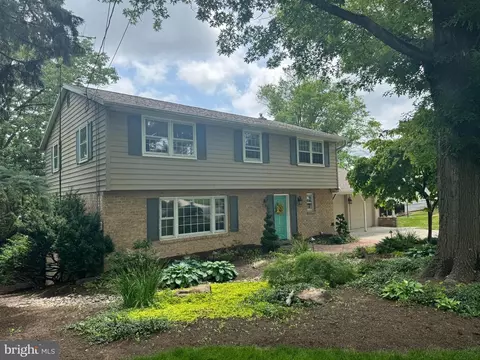 2031 Hollywood Pkwy, York, PA 17403