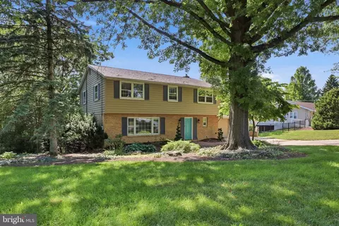 2031 Hollywood Pkwy, York, PA 17403