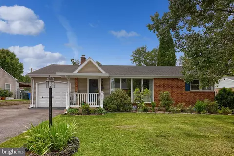 2472 Cambridge Rd, York, PA 17402