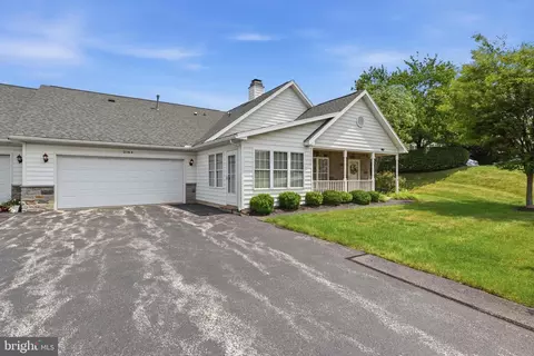 2164 Knob Hl, York, PA 17403