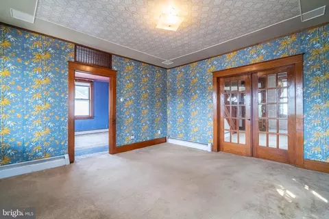 Living - 33 W Maple St, East Prospect, PA 17317 photo 2 of 2