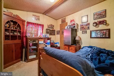 Bedroom - 33 W Maple St, East Prospect, PA 17317 photo 5 of 5