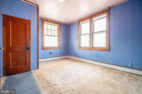 Bedroom - 33 W Maple St, East Prospect, PA 17317 photo 1 of 5
