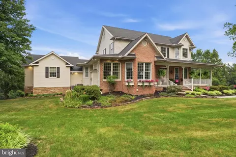 1709 Country Mnr, York, PA 17408