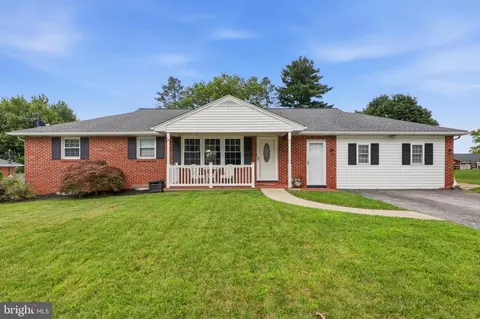 116 E Clearview Dr, Shrewsbury, PA 17361