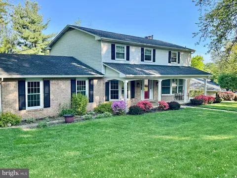 830 Pinehurst Rd, York, PA 17402