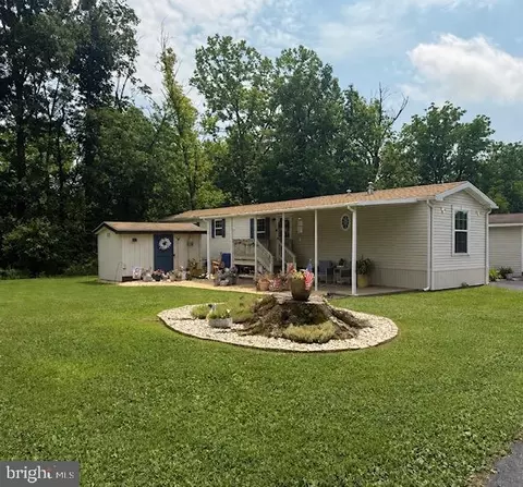 223 Waldorf Dr, York, PA 17404