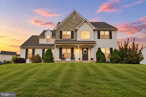 739 Monarch Dr, York, PA 17403