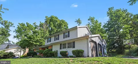 7 Pine Tree Dr, New Cumberland, PA 17070