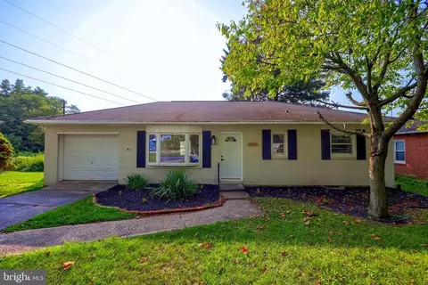 1020 Hanover Rd, York, PA 17408