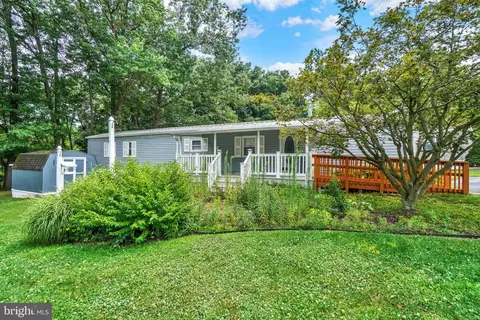 14 Cedar St, Manchester, PA 17345