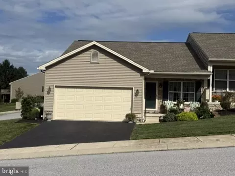107 Shetland Dr #106, Red Lion, PA 17356