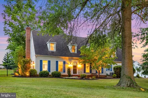 1575 Greenbriar Rd, York, PA 17404