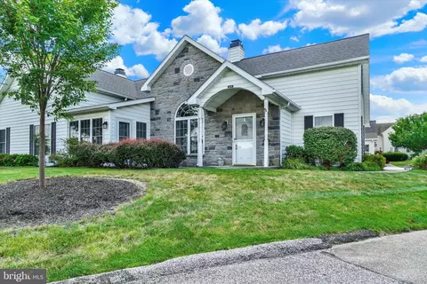2170 Knob Hill Rd, York, PA 17403