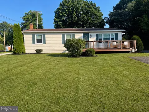 85 Cemetery Ave, Stewartstown, PA 17363