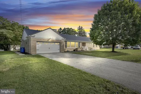 5631 Lischeys Church Rd, Spring Grove, PA 17362
