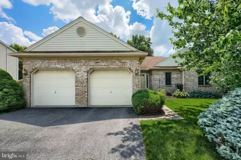 2874 Sparrow Dr, York, PA 17408