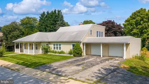 419 Cottage Pl, Red Lion, PA 17356