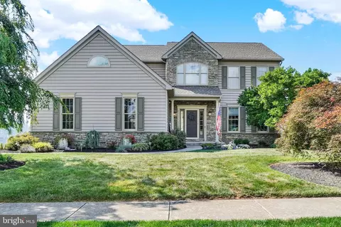 1345 Sterling Dr, York, PA 17404