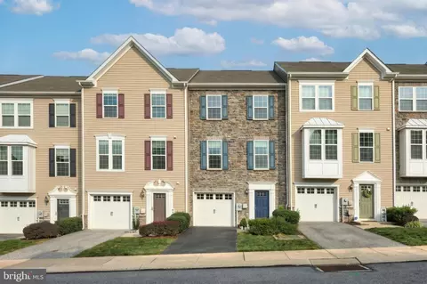 915 Brechin Ln #46, York, PA 17403