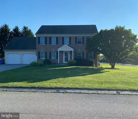 120 Riding Silks Ln, York, PA 17404