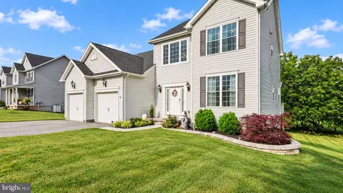 Exterior - 15 Cantera Way, Hanover, PA 17331 photo 2 of 13