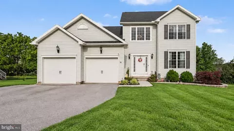 Exterior - 15 Cantera Way, Hanover, PA 17331 photo 3 of 13