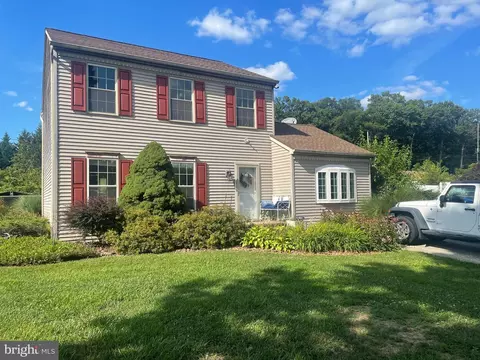111 Morningside Dr, Red Lion, PA 17356