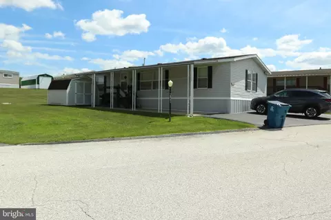156 Timber Crest Dr, York, PA 17408