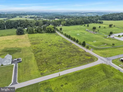 302 W Ridge Rd, Dillsburg, PA 17019