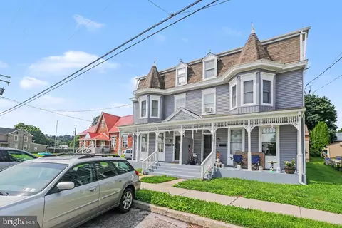110 N York St, Etters, PA 17319
