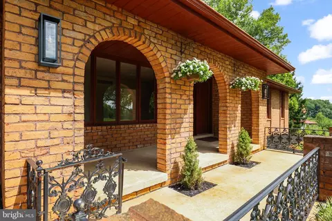 3061 Markle Rd, York, PA 17408
