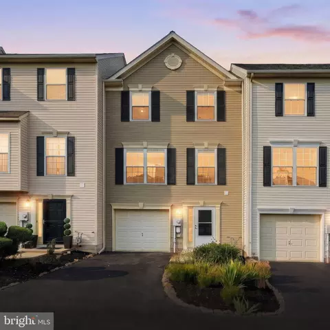 266 Country Ridge Dr, Red Lion, PA 17356