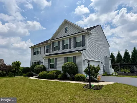 320 Woodbridge Dr, Etters, PA 17319