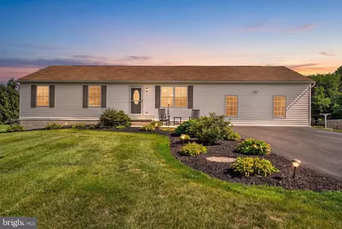 6011 Holly Tree Ct, Felton, PA 17322