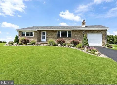 7049 Lincoln Hwy, Thomasville, PA 17364