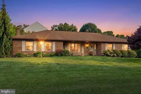 3106 Kingston Rd, York, PA 17402