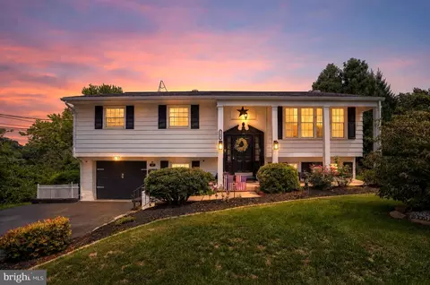 101 Oak Dr, Camp Hill, PA 17011