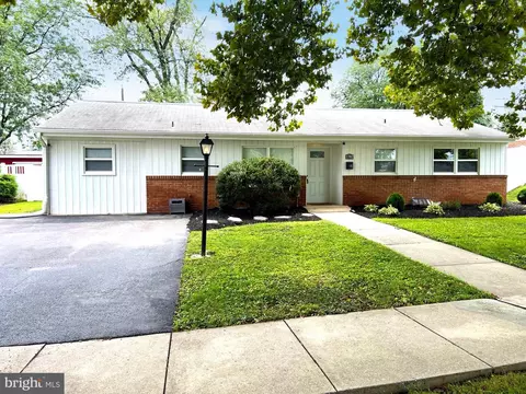 1702 5th Ave, York, PA 17403