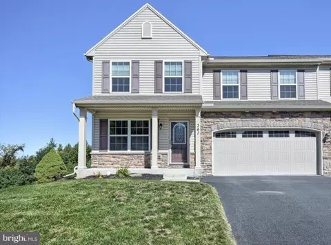 341 Weatherstone Dr #21, New Cumberland, PA 17070