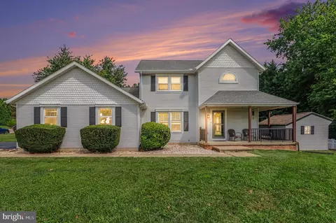 100 Meadow Hill Dr, York, PA 17402